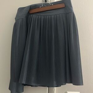 Blue skirt with pleated pattern